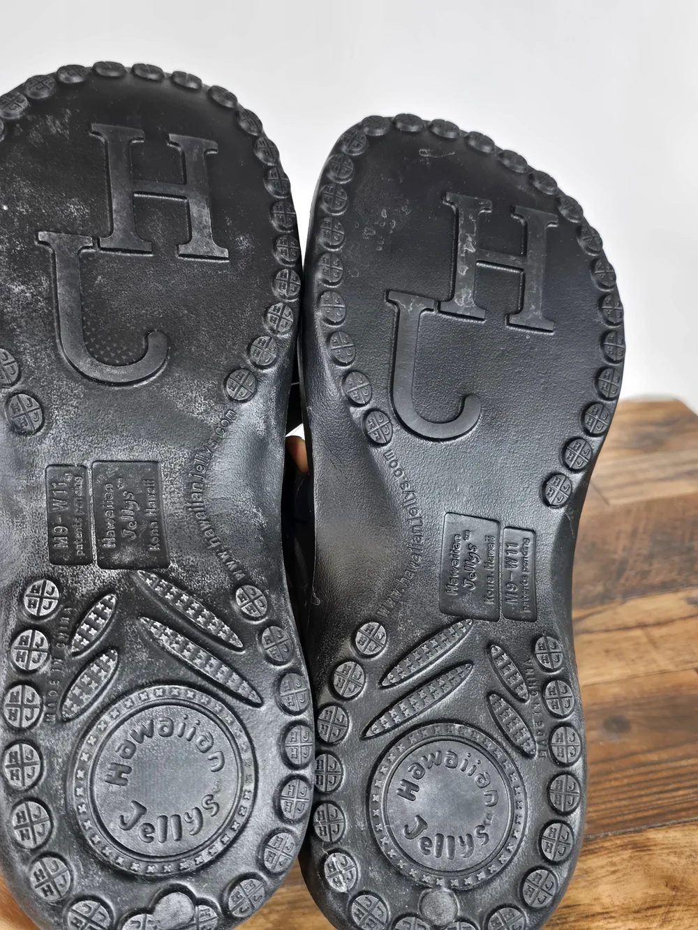 Hawaiian Jellys comfortable black